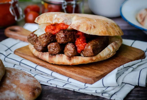 Ontdek de Authentieke Smaak van Ćevapčici