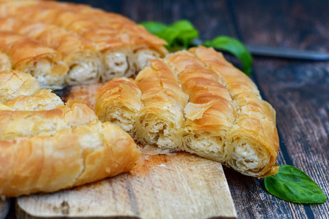 Wat zijn populaire Balkan snacks die ik online kan bestellen?